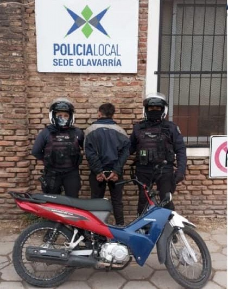 Circulaba en una moto robada y lo aprehendieron